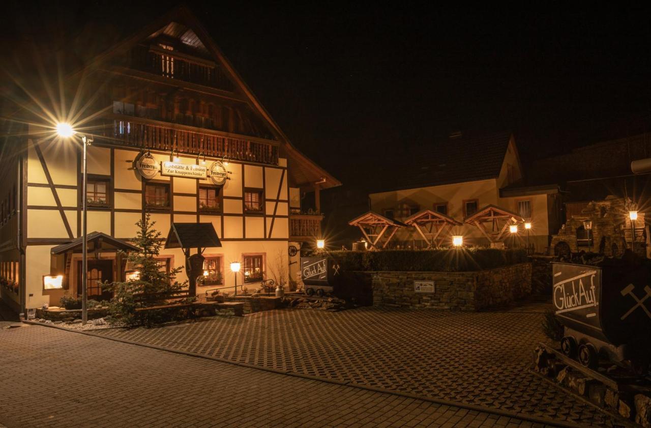 Pension Und Gaststaette Zur Knappenschaenke Thermalbad Wiesenbad Екстер'єр фото