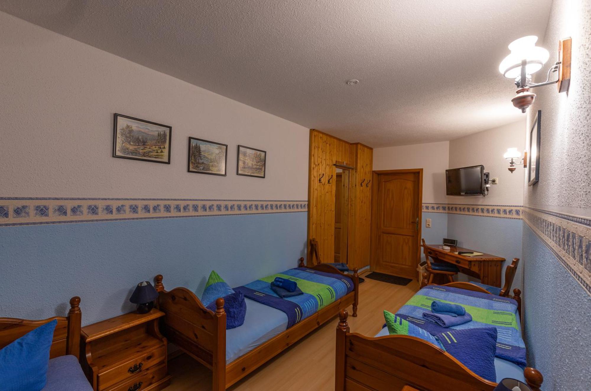 Pension Und Gaststaette Zur Knappenschaenke Thermalbad Wiesenbad Екстер'єр фото